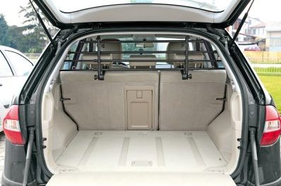 60426-A-01 Griglia divisoria telescopica 4 elementi, applicazione al poggiatesta